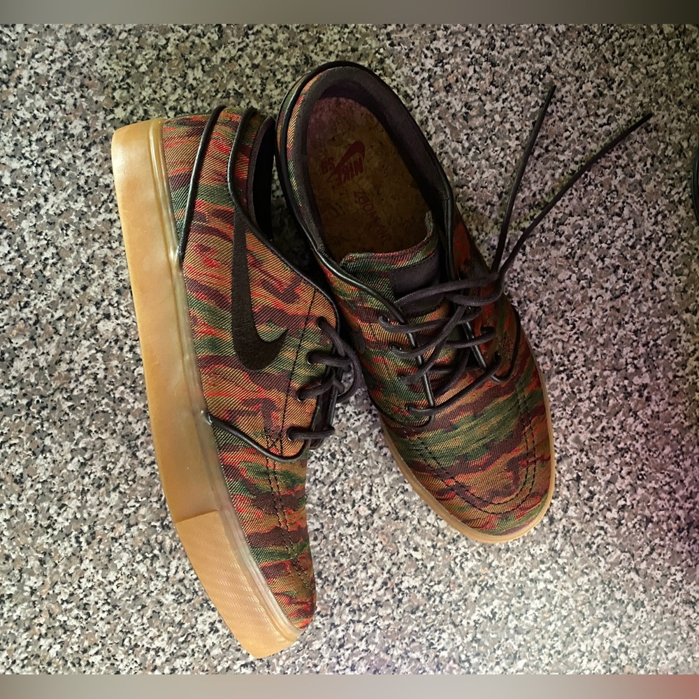 Nikes New without box